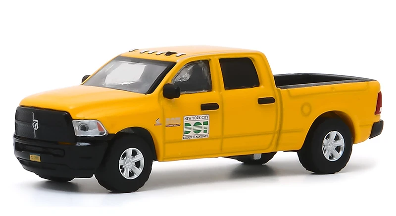 

GreenLight 1/64 2017 Dodge Ram 2500, nyc
