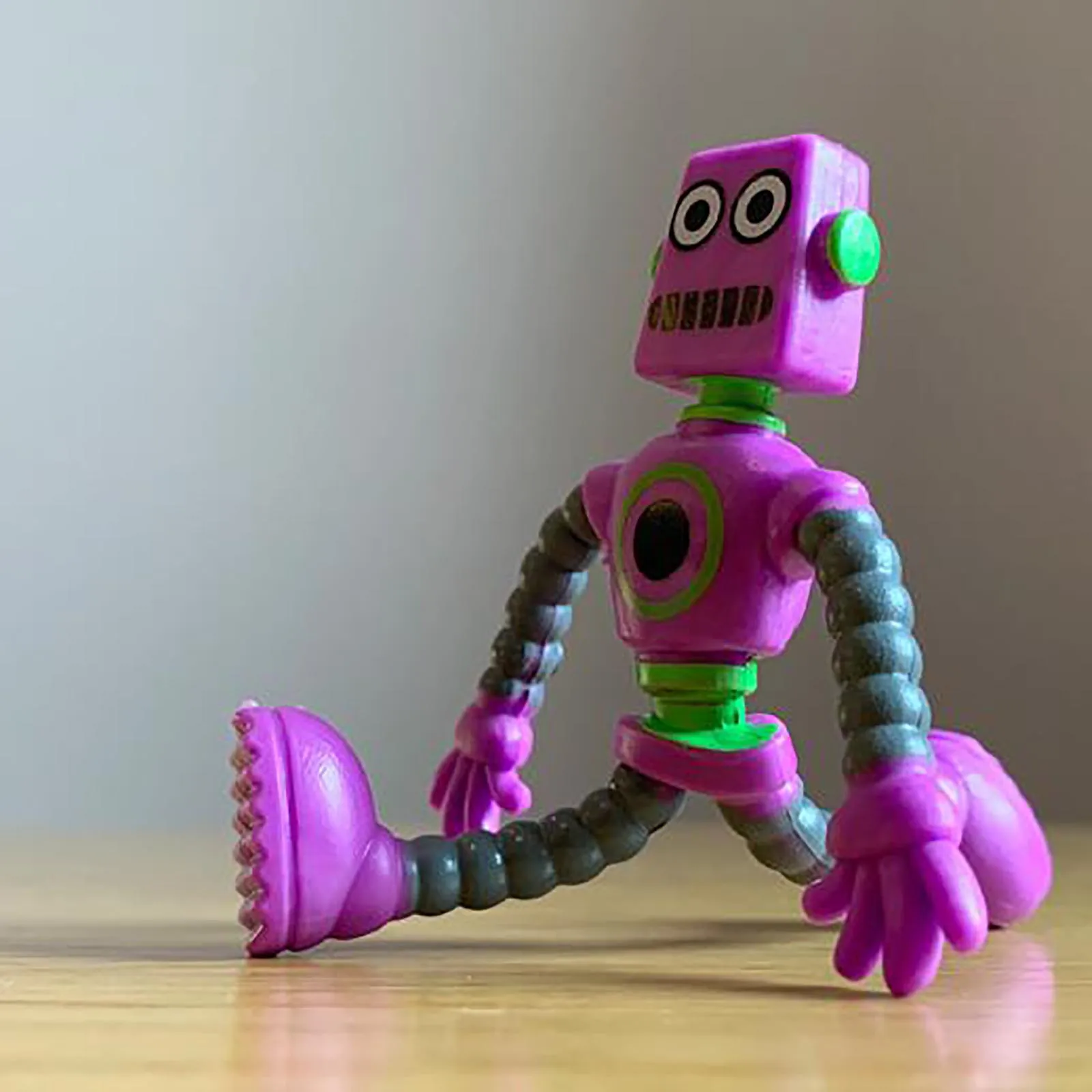 

Креативная вращающаяся и деформирующаяся кукла-злодейский робот, веселая декомпрессионная игрушка для детей, подарок для мальчиков, забав...