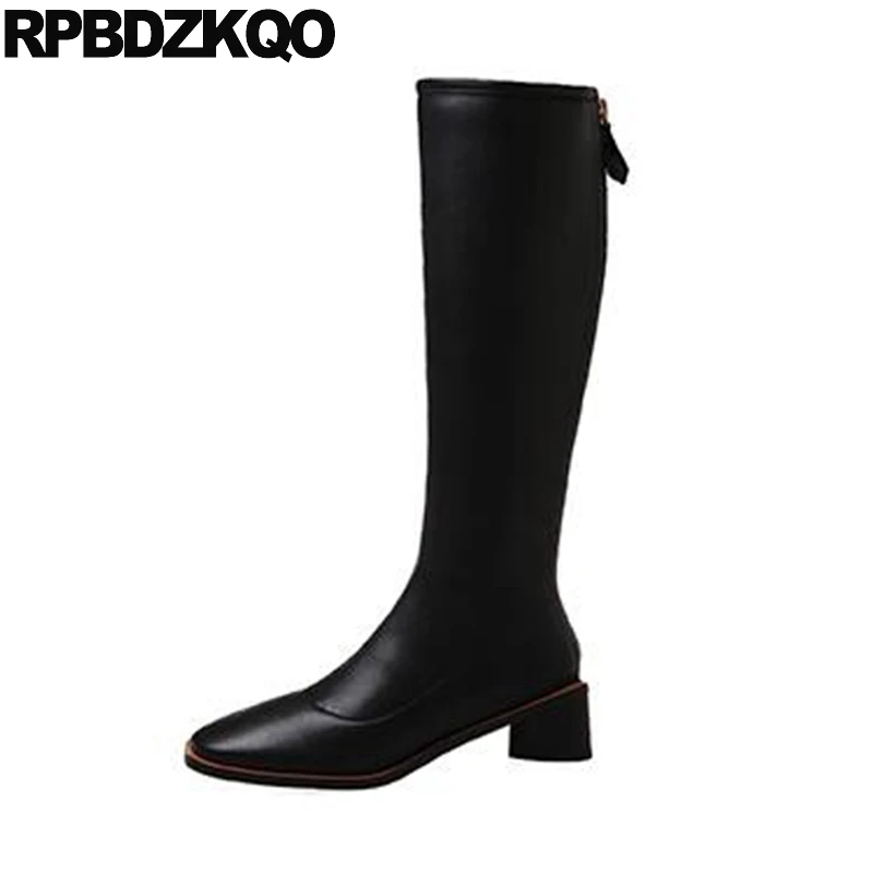 Женские высокие сапоги черные на квадратном каблуке с мехом молнии осень/зиму