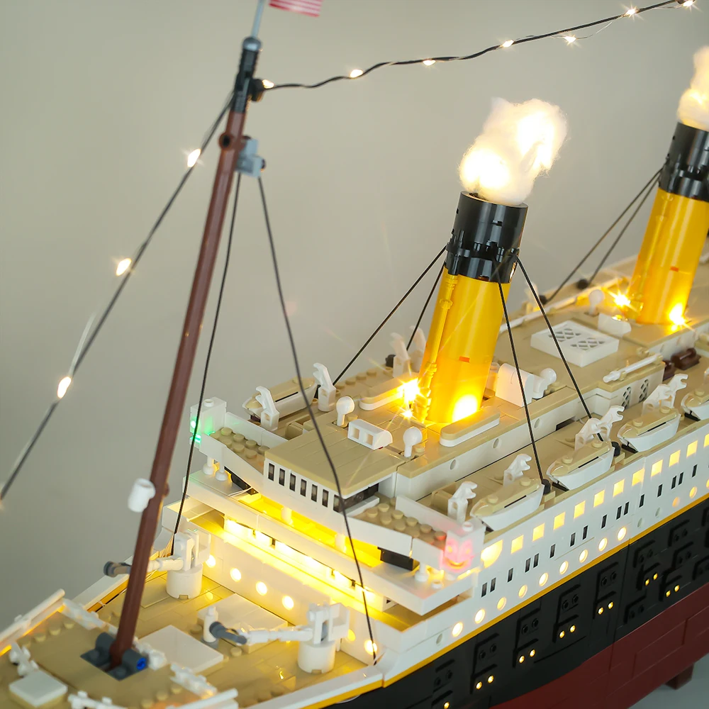 Набор со светодиодной подсветкой для креативного 10294 года Титаник королевская