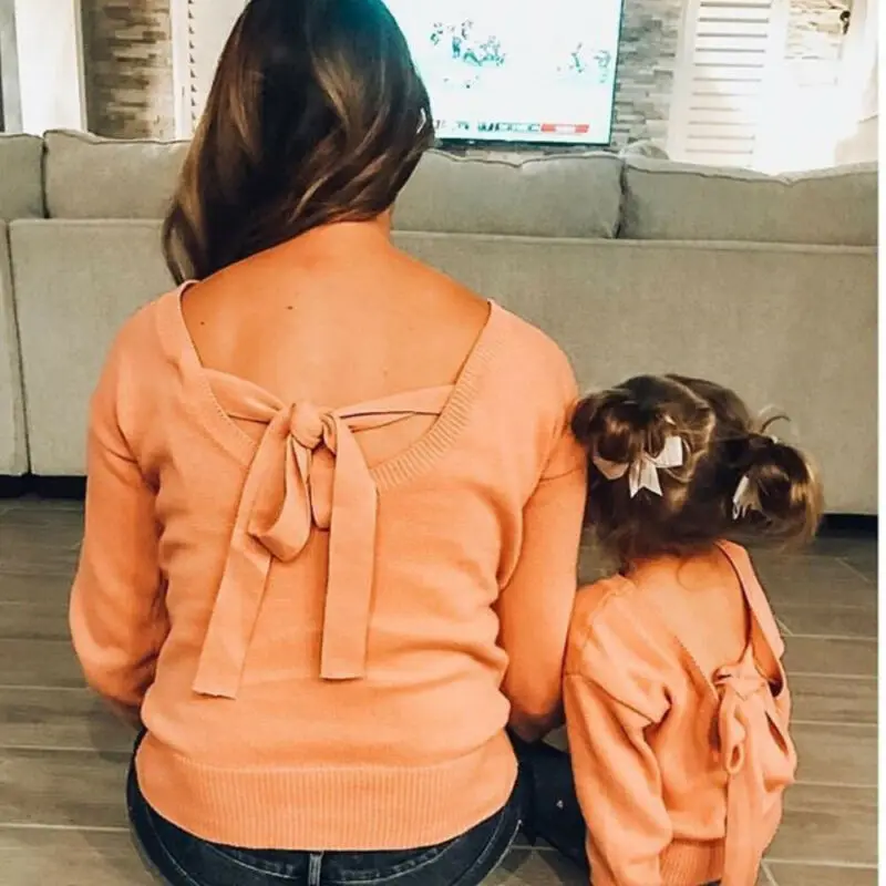 Осень 2019 одинаковые комплекты для семьи Зимний вязаный теплый свитер мамы и