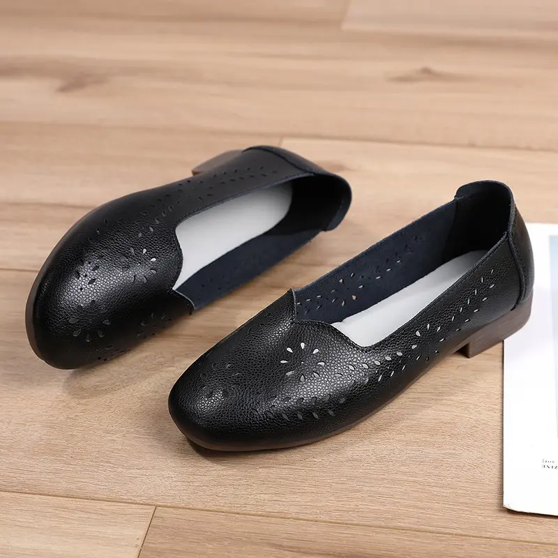 

Cowhide Hole Women's Shoes Spring And Summer New Pointed Mother Shoes Sandals Soft Bottom Non-Slip Hollow Single Shoes