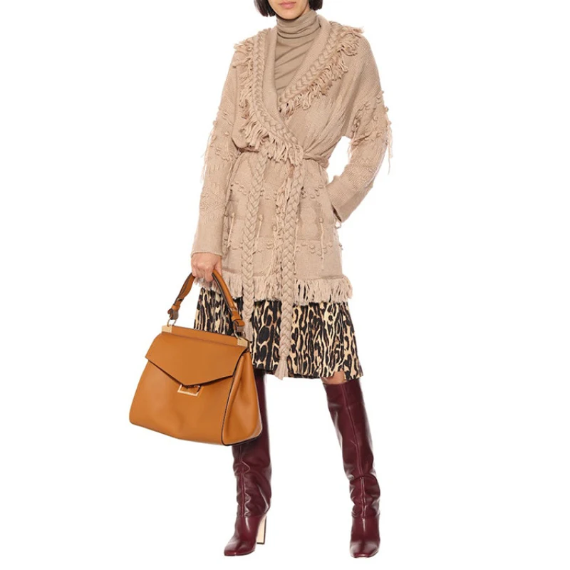 Женские сапоги до колена черные кожаные с квадратным носком на высоком каблуке