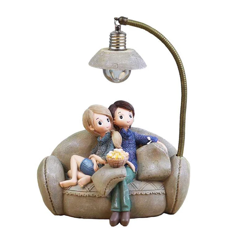 

Resin Crafts Couple Night Light Ornaments Creative Retro Lovers Nightlight Miniature Figurines LED Lamp Student Christmas Gifts