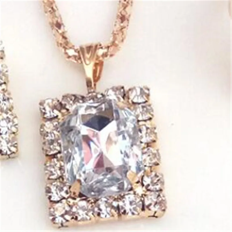 

New Fashion Luxury Exquisite Bride Romantic Wedding Ladies Jewelry Necklace Earrings Ring Three-piece Holiday Gift Wholesale