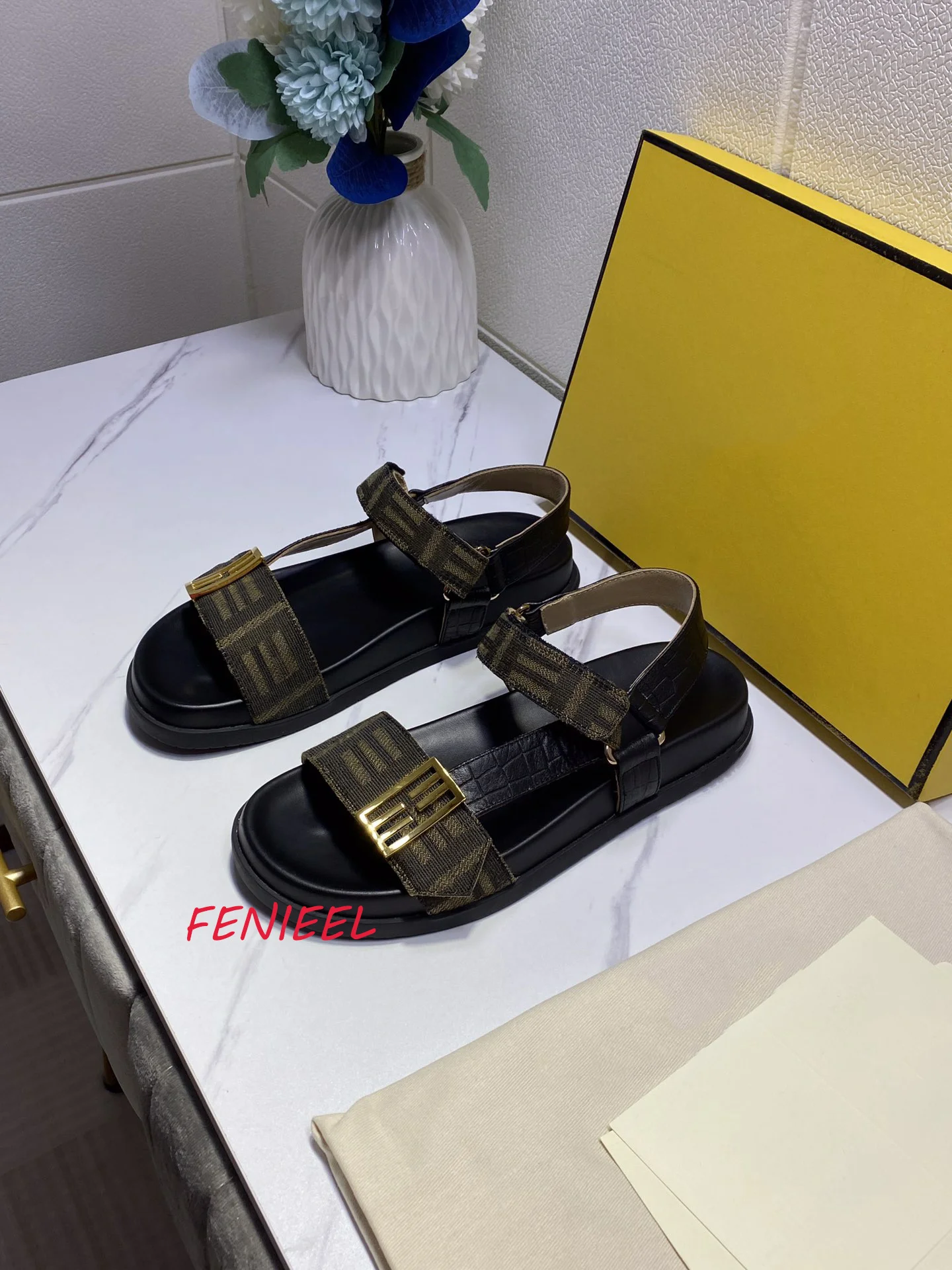 

New Summer Shoes Women Metal Flat Sandals Women Brand Outdoors Ladies Shoes Quality Chaussure Femme Holidays Beach Sandalias
