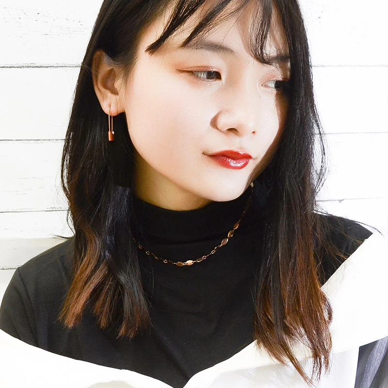

Korean Style Small Lock Hoop Earrings For Women Gift Wholesale Jewelry 2020 New Arrivals Gold Color Stainless Steel Ear Cuff