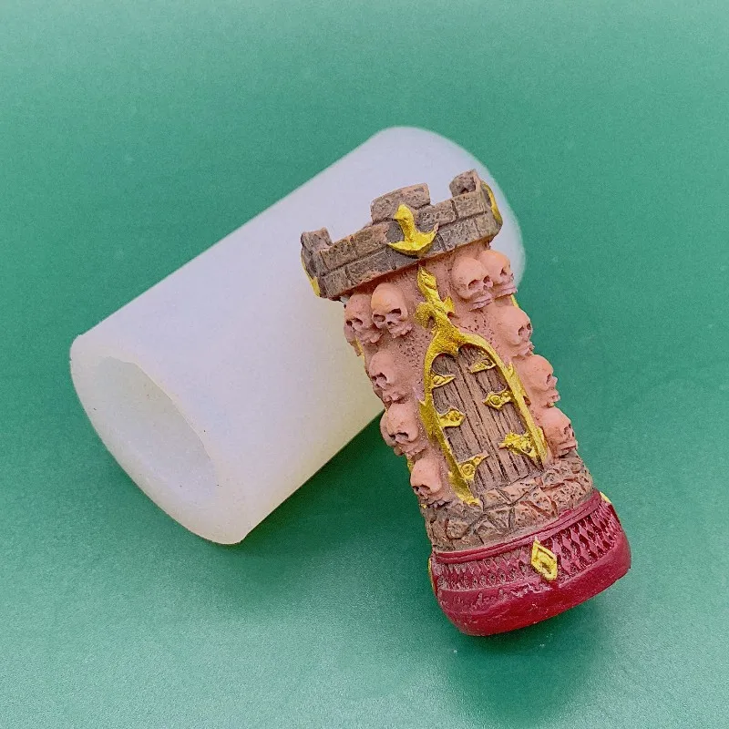 

Gate of Terror Skull Silicone Candle Mold for Handmade Desktop Decoration Gypsum Epoxy Resin Aromatherapy Candle Silicone Mould