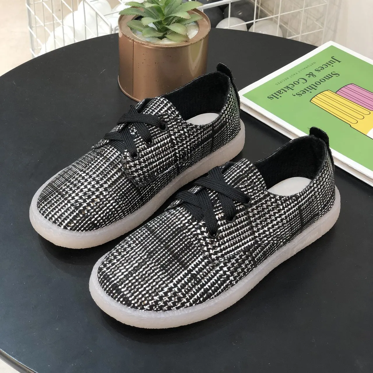 

New women's Round Head Gommino Driving Shoes Checkered Beef Tendon Sole Shallow Mouth Shoes Flat Casual Sneakers Vulcanize Shoes