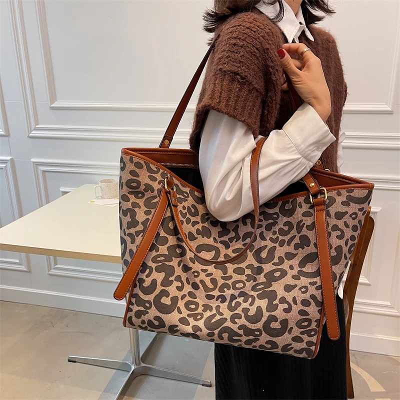 

minority large capacity bag women's 2021 autumn new fashion leopard Tote Bag Fashion one shoulder armpit bag