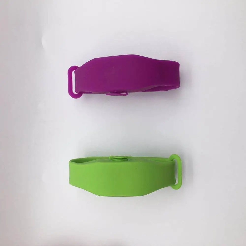 

New Hand Sanitizer Disinfectant Sub-packing Silicone Bracelet Wristband Hand Dispenser Wearable Hand Sanitizer Dispenser Pumps