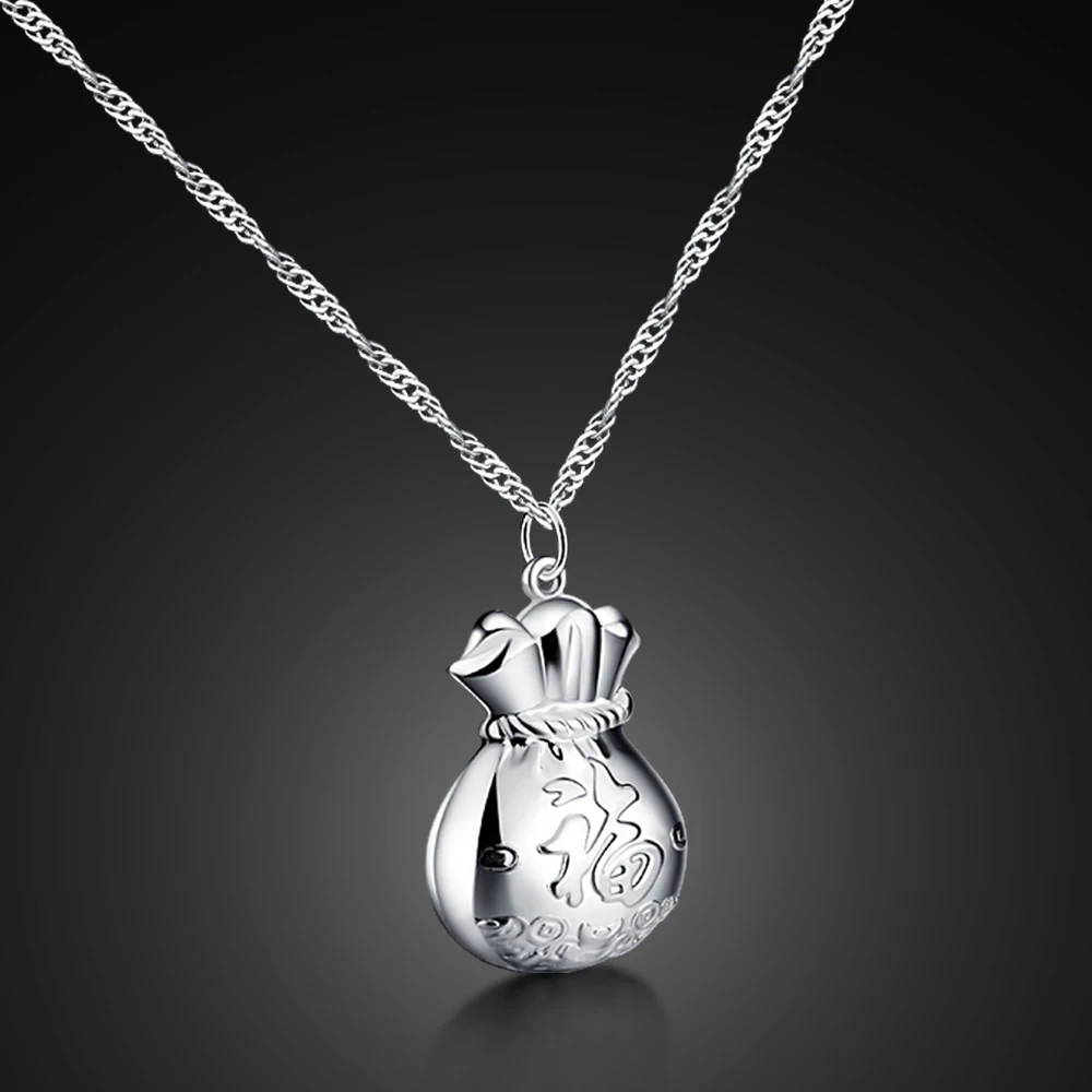 

Женское колье из серебра 100% пробы, с этнической подвеской