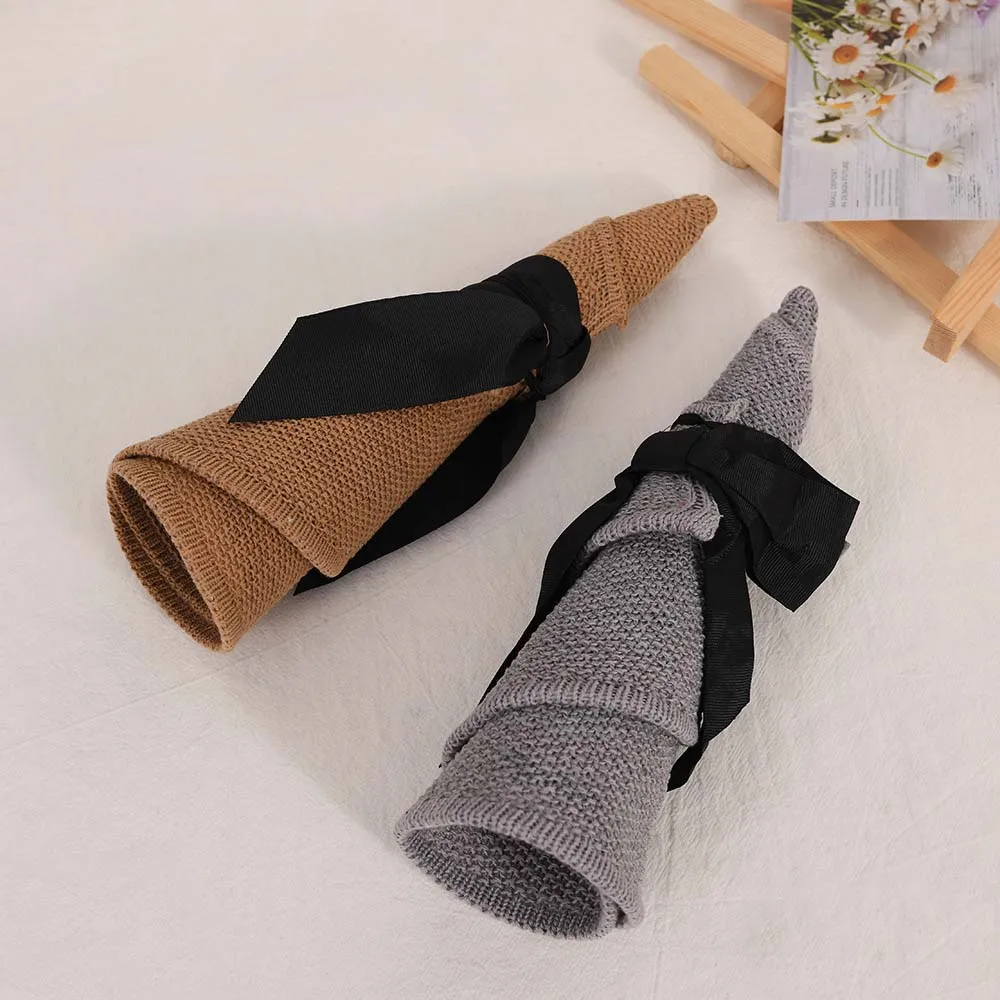 

Соломенная шляпа ручной работы с широкими полями и бантом