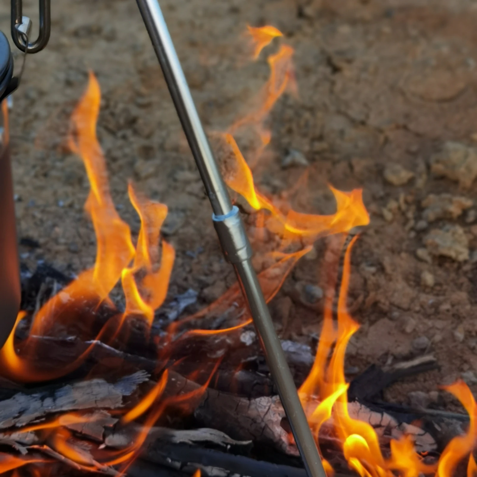 

Picnic Cookware Tripod Aluminum Alloy Hanging Cooking Pot Portable Camping Hanging Pot Holder for Camping Outdoor Hiking Picnic