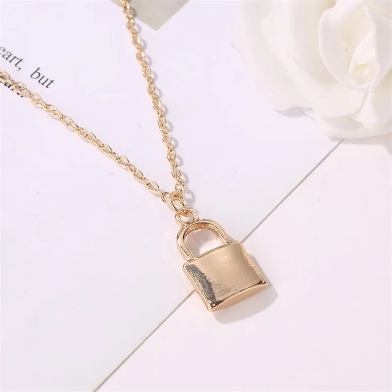 

New Jewelry Fashion Necklace Metal Lock Necklace Ladies Gothic Clavicle Chain Statement Necklace Women Wholesale