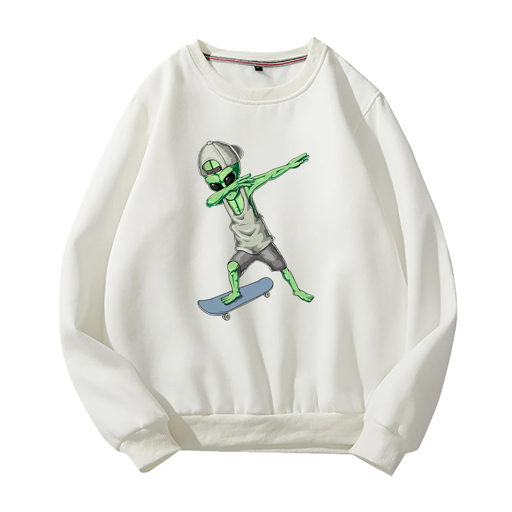 

Alien skateboarding 2D Print O-Neck Sweatshirt Harajuku Round Collar