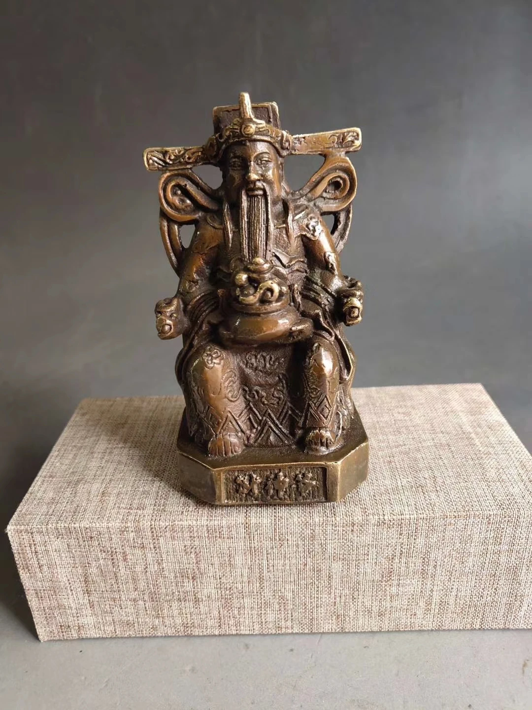 

Brass Statue of The God of Wealth Is An Exquisite Chinese Antique and Valuable for Collection Buddha Decor Home Accessories