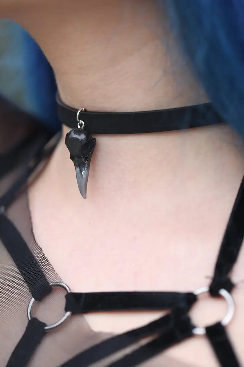 Черное кожаное ожерелье с вороном черепом смолой вороной стимпанк Готическая