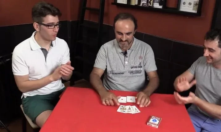 

De Dolores by Jesus Duque,Magic Tricks