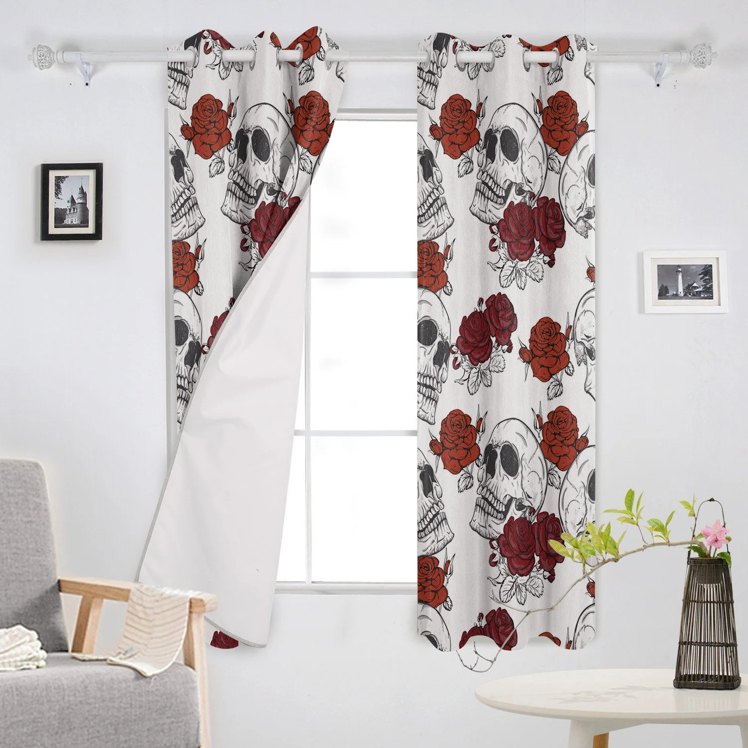 Занавеска на окна разных размеров с рисунком черепа розово-красного цвета