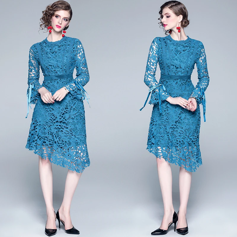 Женское Кружевное облегающее платье летнее ажурное с расклешенным рукавом