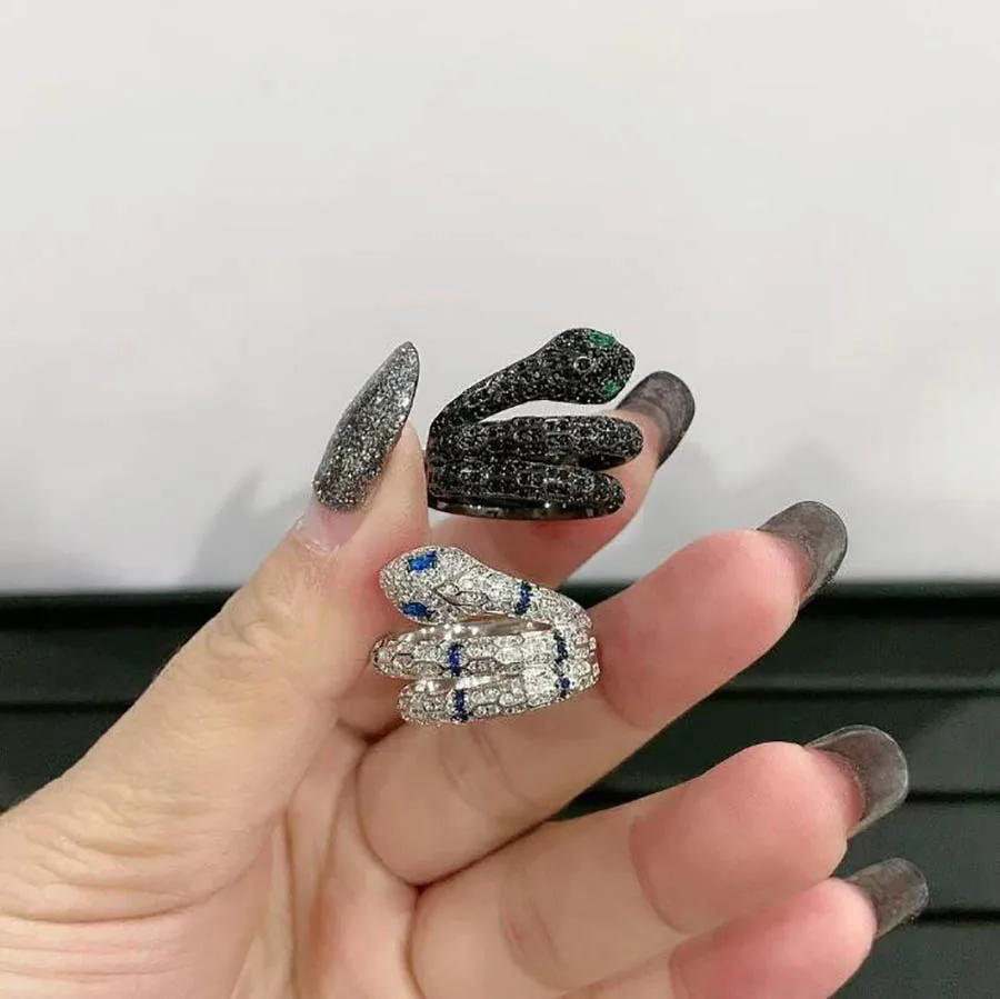 Новинка одиночная черная змеиная форма зеленый глаз зажим для ушей забавные