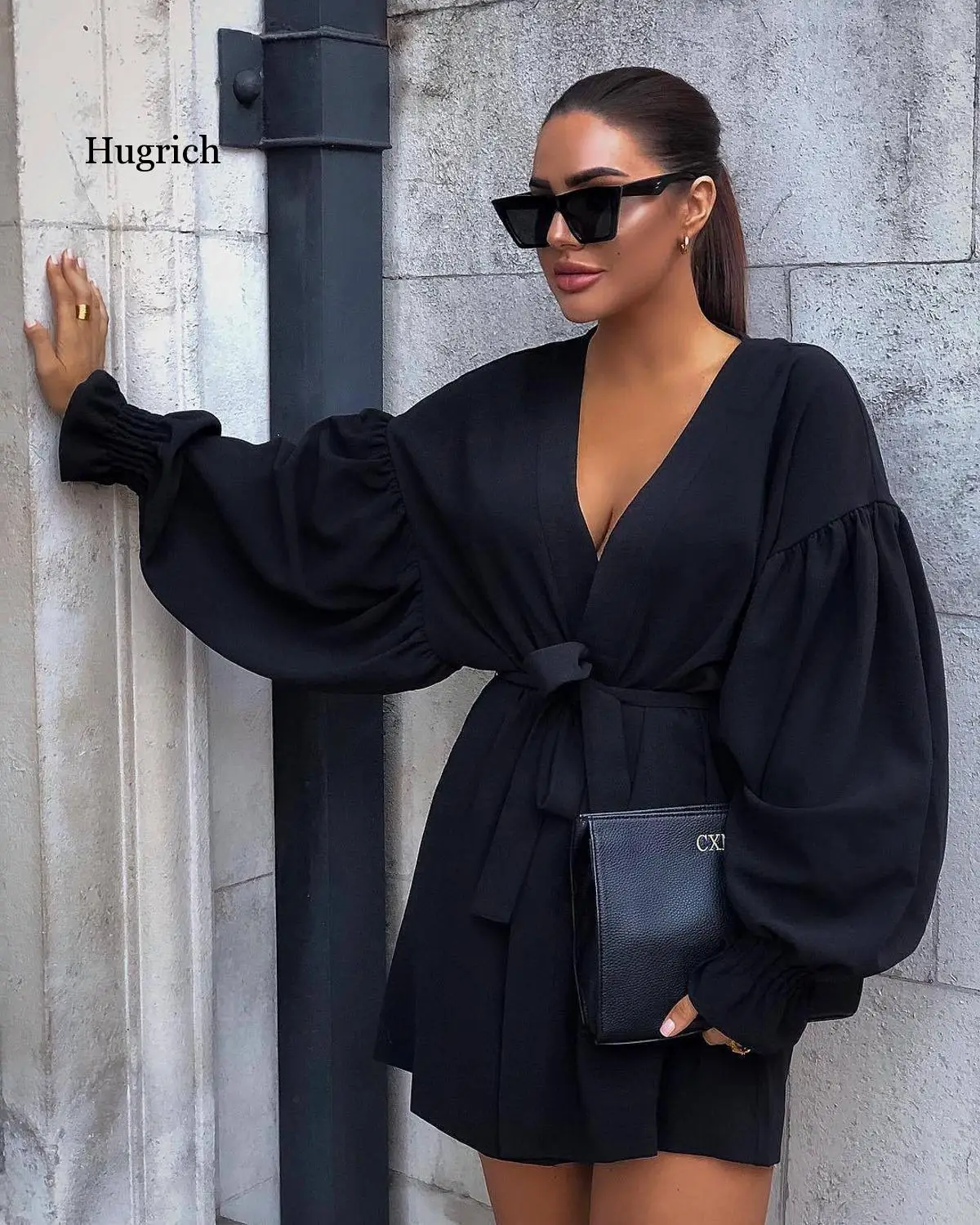 Женское Короткое платье-рубашка с длинным рукавом-фонариком и глубоким