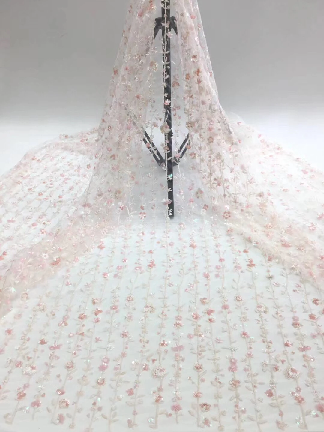 

Embroidery African Mesh Lace Fabric Colorful Flowers Sequins Lace Fabric Tulle French Lace Fabric for Nigerian Wedding KR20237