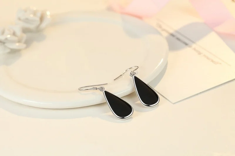 

European and American Fashion Versatile Ear Accessories Wholesale Black Rubber Tassel Earrings Water Drop Temperament Earrings