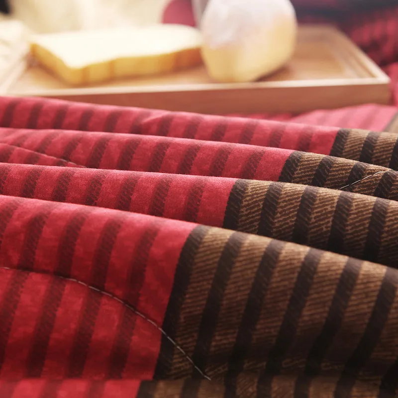 Новинка 2018 Комплект постельного белья в простом стиле одеяло + наволочка