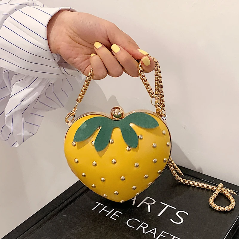 

Fashion Rivets Strawberry Ladies Messenger Bags Chain Women Shoulder Crossbody Bags 2021 New Luxury Designer Purses High Quality