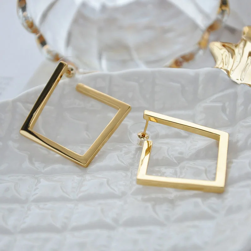 

Retro Minimalist Square Geometric Stud Earrings Irregular Exaggerated Cold Wind Chunky Dangle Earring for Women Jewelry Gift