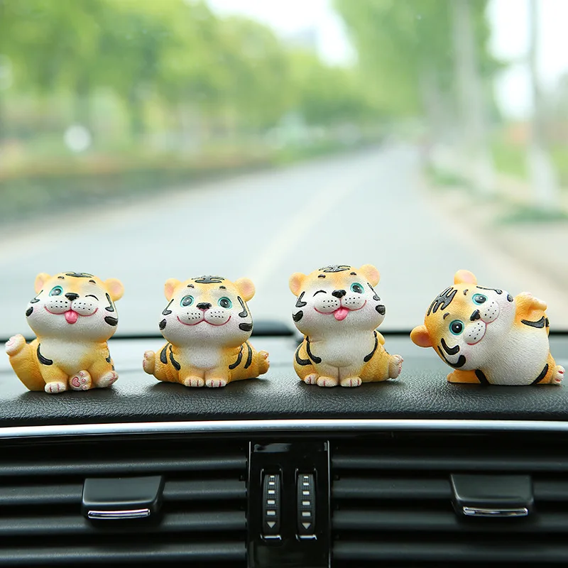 

Lovely Tiger Miniature Figurines Resin Sculpture Crafts Table Ornaments Car Decoration Kawaii Desk Accessories Birthday Gift