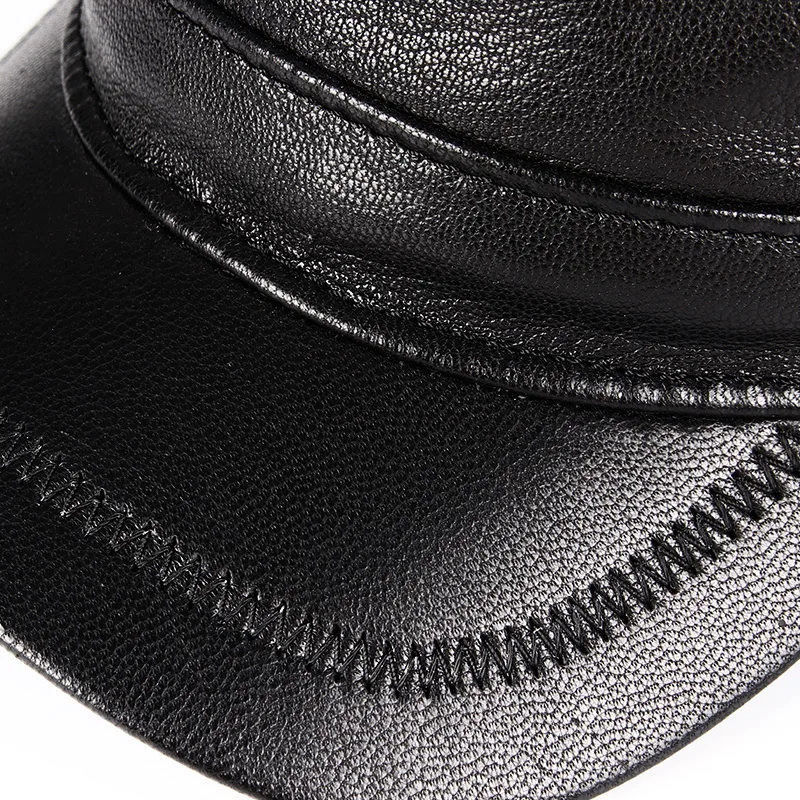 Мужские шапки в стиле милитари из натуральной овечьей кожи на осень и зиму