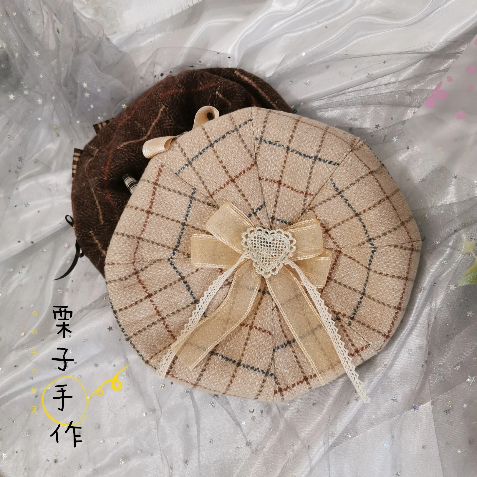 

Японская милая девочка Лолита, берет в клетку на осень и зиму, мягкая кружевная шапка-тыква с бантом и цепочкой для сестры, милая шапка худож...