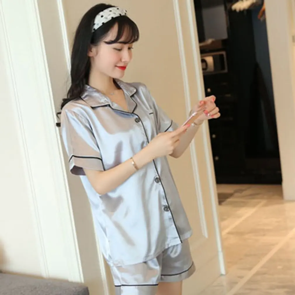 

Women Short Pajamas Set Silk-like Satin Sleepwear Short Sleeves Top Nightwear with Pants Button Closure Summer Loungewear 2019