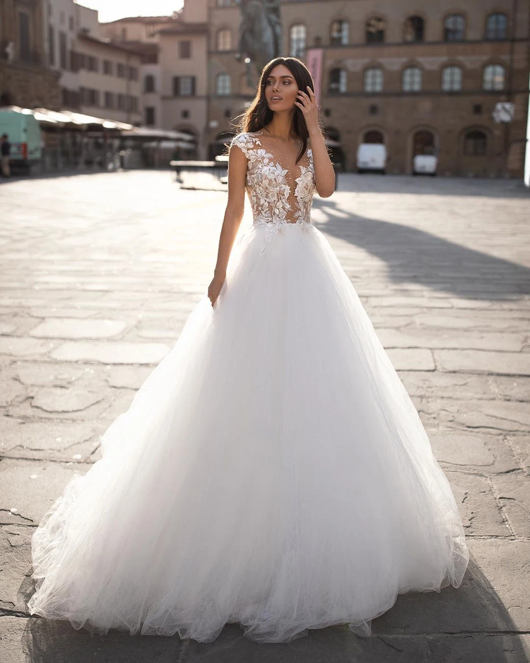 Vivian's Bridal Бисероплетение 3d цветок свадебное платье с жемчугом Сексуальная Иллюзия О-образным вырезом с коротким рукавом пушистый слой тюль Бохо свадебное платье