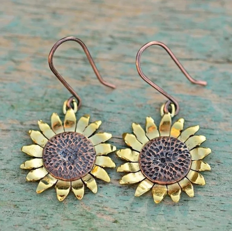 2021 Wholesale Retro Temperament Sun Flower Earrings Beautiful Chrysanthemum Daisy Earrings