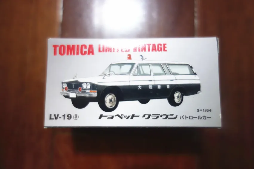 

TOMY TOMICA 1:64 TLV LV 19a TOYOPET CROWN Collect die casting alloy car models