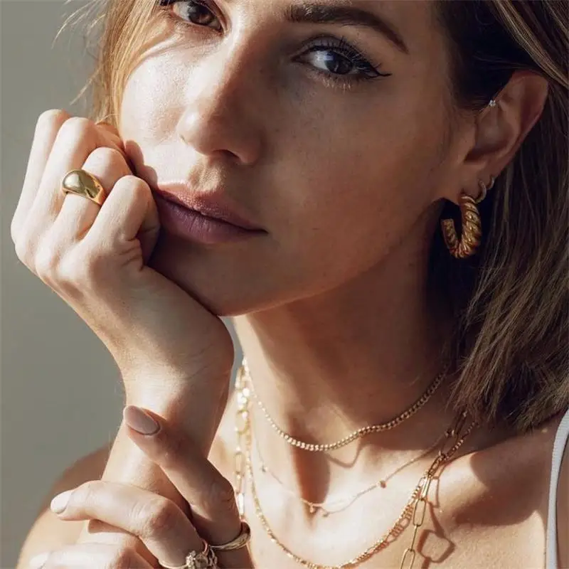 Модные темпераментные женские серьги C образной формы золотые круассаны простые