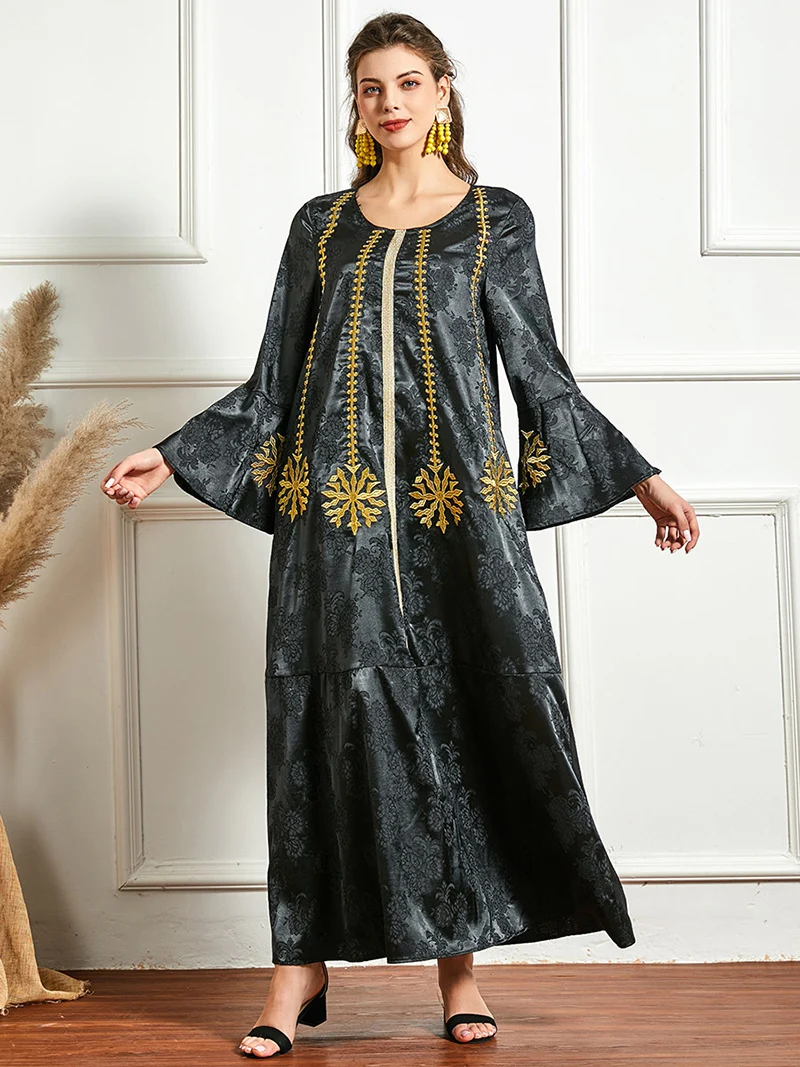 

2021 Fashion Spring O Neck Flare Sleeve Black Embroidery Loose Dubai Abaya kaftan turkey long robe dress plus size (no belt)