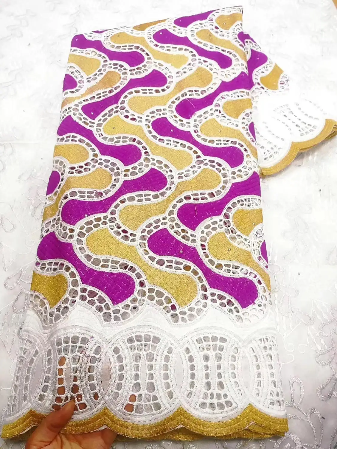 

Hot Sale African Cotton Lace Fabric Popular Hollow Out Swiss Voile Lace in Switzerland Nigerian Dry Lace for Women Wedding Dress