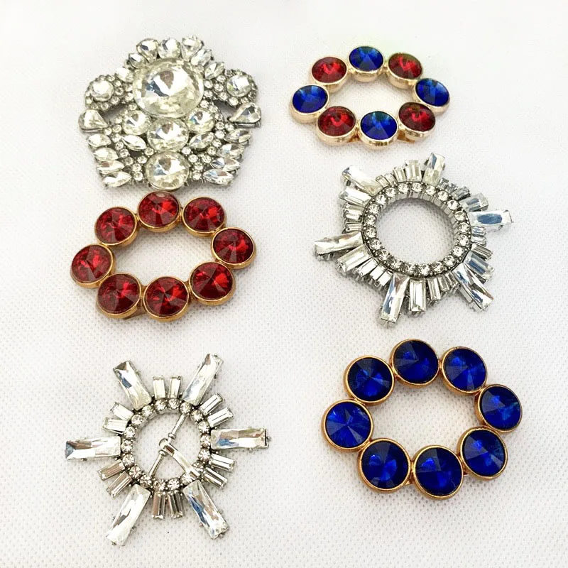

A pair of Acryl Fashion Shoes Buckles Variety Styles Clip Buckles for DIY Shoes Bag Garment Hardware Decoration Accessories