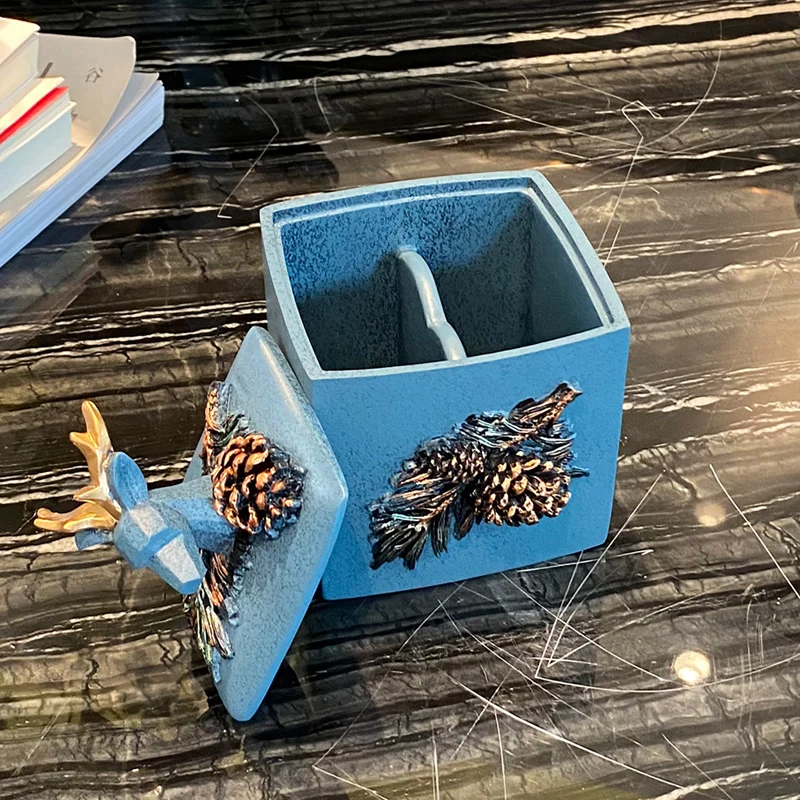 

Noridc Resin Retro Ashtray Luxury Ashtray Portable Fashion European Smoking Set Gifts Boyfriend Cendriers Trays Decorative BK50Y