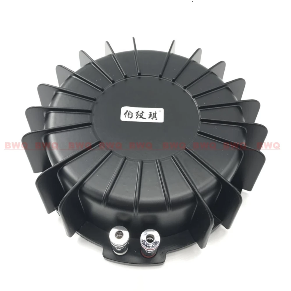 Автомобильный тактильный преобразователь с большими басовыми шейкерами