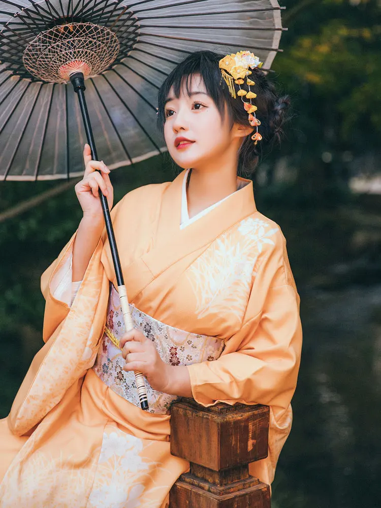 

Japan Style Women's Traditional Kimono Yellow Color Beautiful Prints Yukata Bathrobe Cosplay Clothing Photography Dress