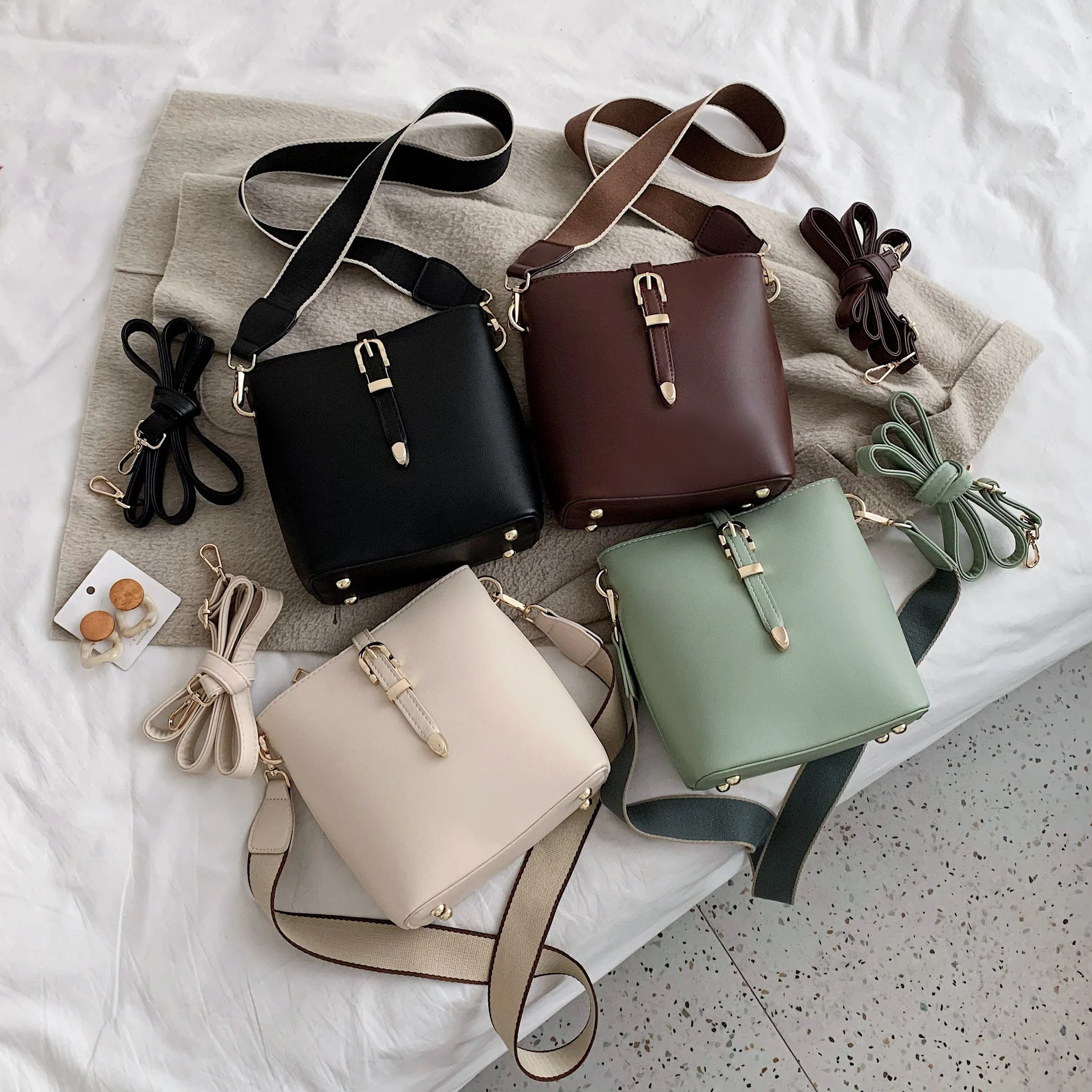 

Vintage Bucket Shoulder Bag PU Leather Small Crossbody Bags Female Solid Messenger Bag Fashion Women Handbag Travel Purse Bags