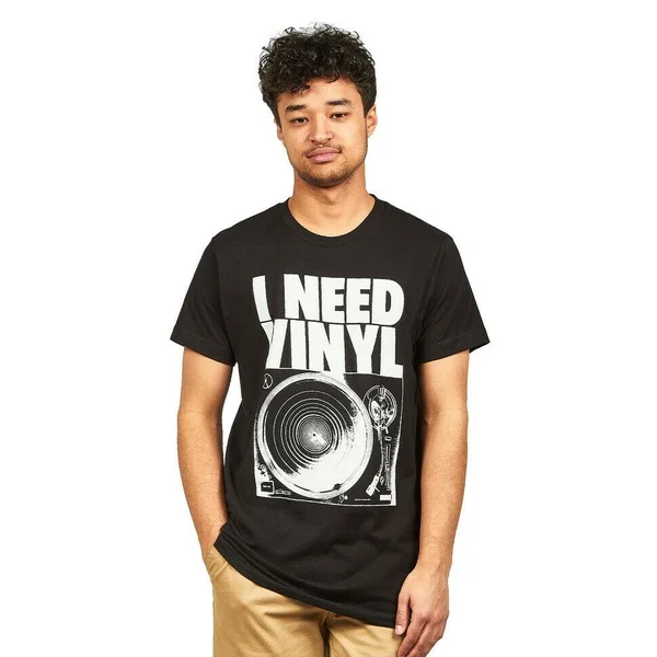 

Виниловая футболка Junkie-Мне нужна Черная Виниловая футболка