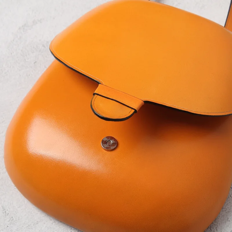 

Head layer Vegetable tanned leather Solid color saddle bag Cowhide retro shoulder messenger leather handbag Tree peel