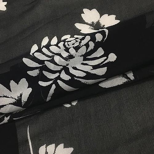 Белый цветочный принт на черном фоне чистый Шелковый жоржет марли шелковой ткани